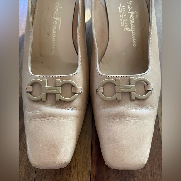 Salvatore Ferragamo heels - Picture 2 of 13